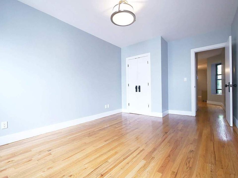 1st image of 54 E 130th St