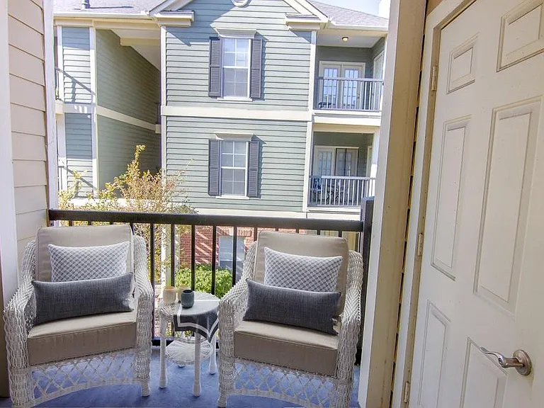 South Bluffs Apartments — Photo 30
