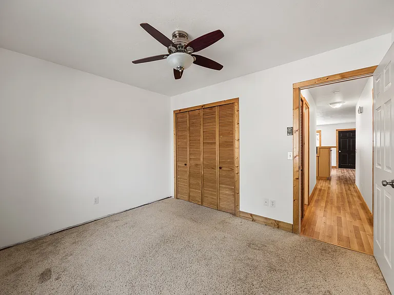 Secondary bedroom