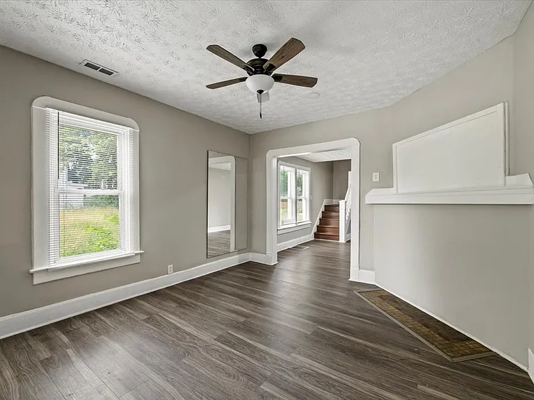 2954 Central Ave — Photo 2