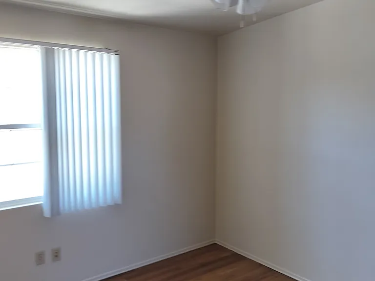 4480 Wilson Ave — Photo 4