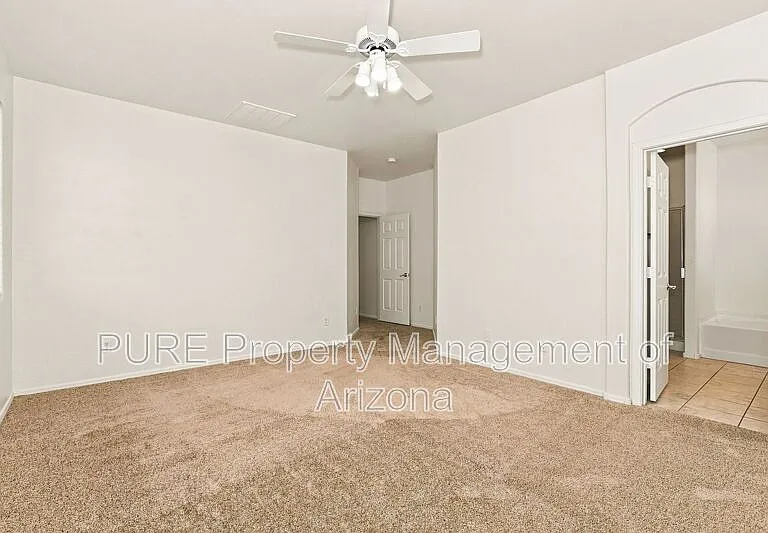 1136 E Nickleback St — Photo 9