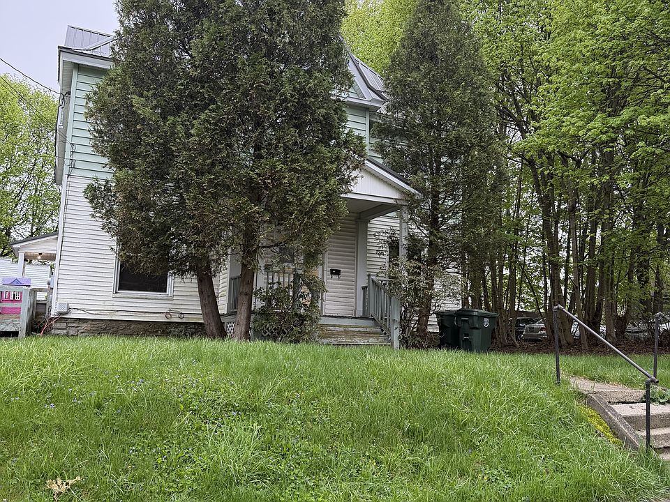 1st image of 292 Falconer St #3