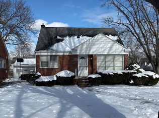 20315 Country Club Dr, Harper Woods, MI