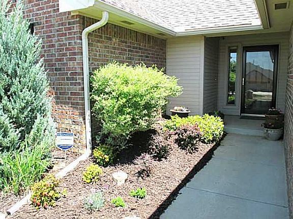 3rd image of 7708 Meadow Lake Dr