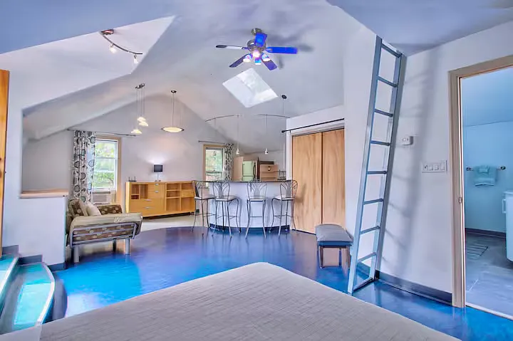 Studio, 750 sqft, $2,200 — Photo 2