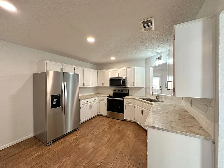 4403 Tidal Wave Dr — Photo 9