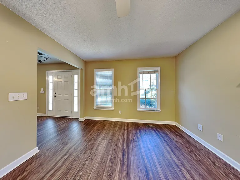 946 E Durness Ct — Photo 8