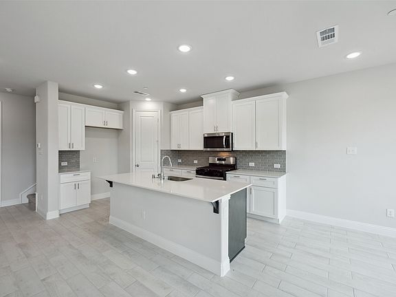 4th image of 828 Heart Reef Rd