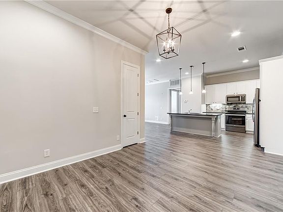 5th image of 360 Chambers St Unit 207