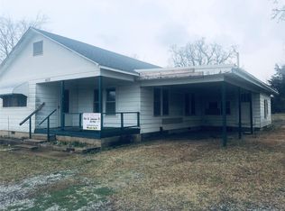 402 SE Johnson St, Canadian, OK 74425