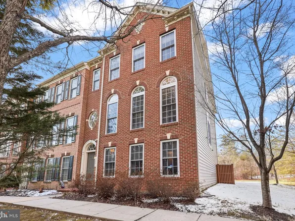 12801 Half Moon Ln, Woodbridge, VA 22192