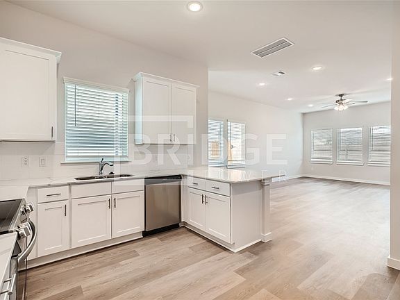5th image of 6427 Pine Heights Dr