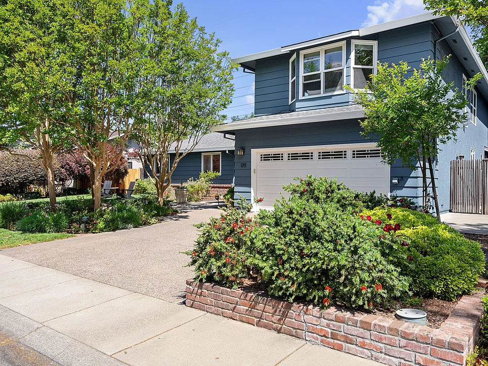 120 Clunie Dr