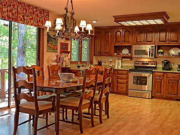 2nd image of 400 Panorama Dr
