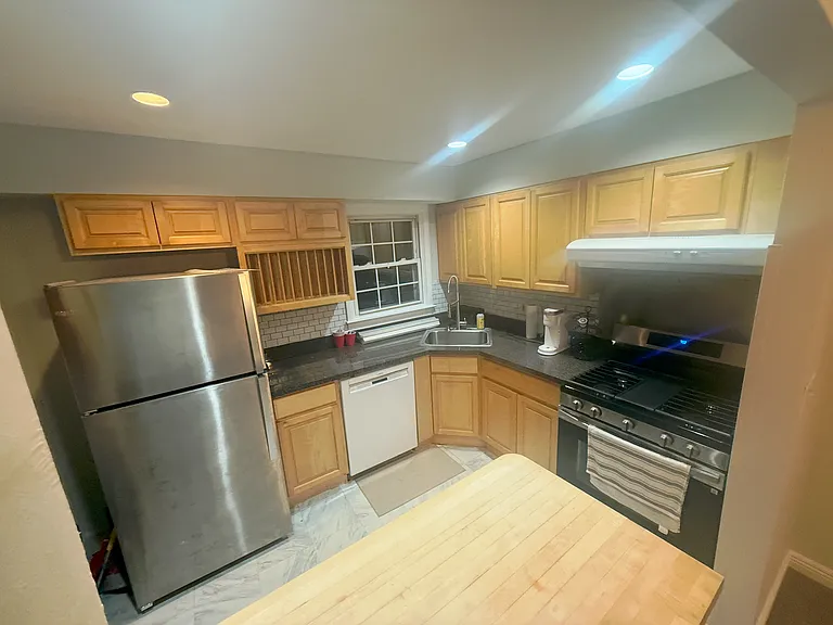 5 Garrett Ave — Photo 4