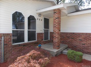354 4th Ave, Pontiac, MI 48340