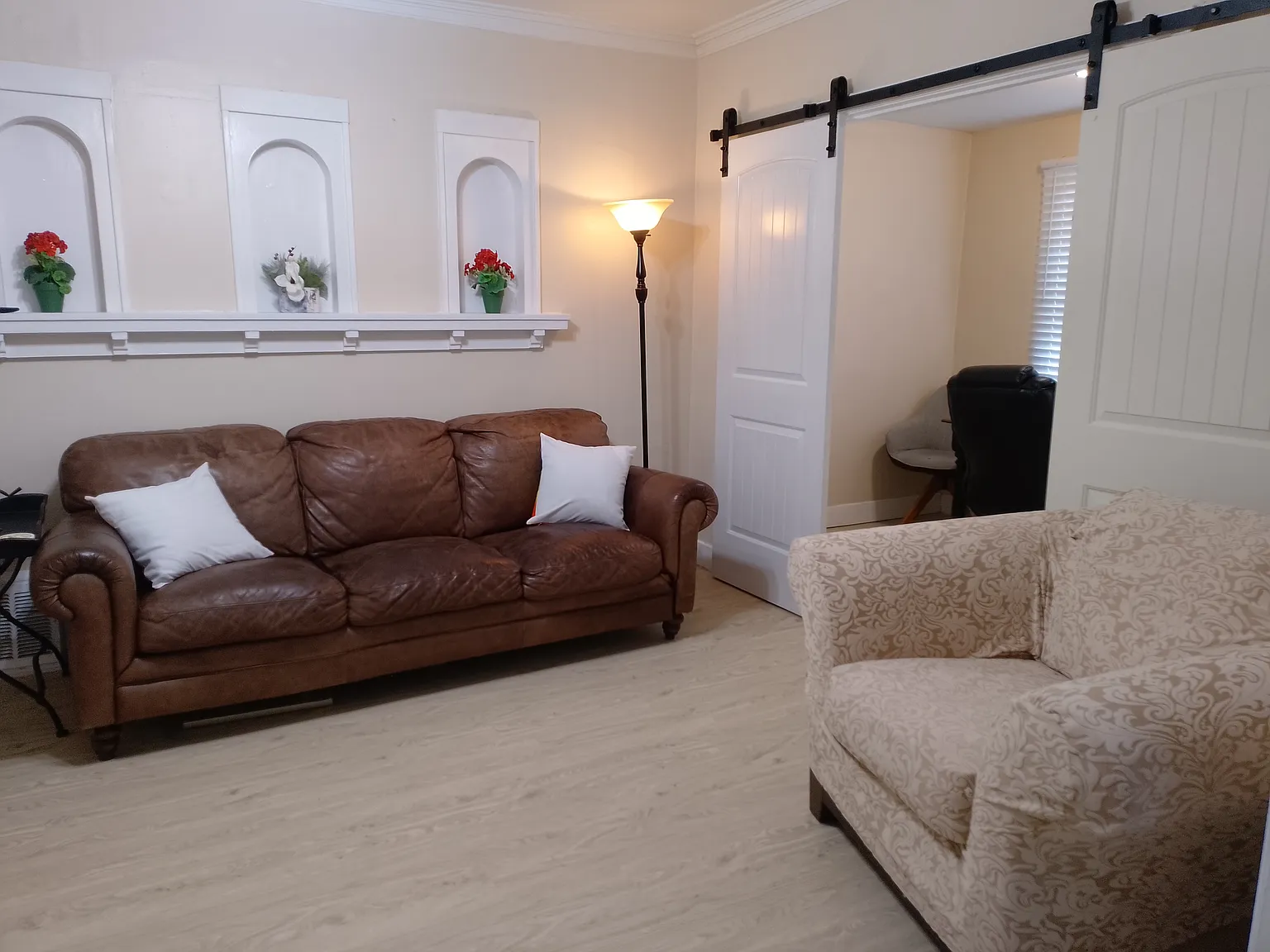 3 bed, 1300 sqft, $545 — Photo 3