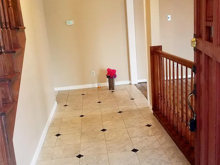 15526 Rio Plaza Dr — Photo 6