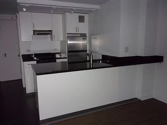 Rented by Carlyle Property Management | media 13