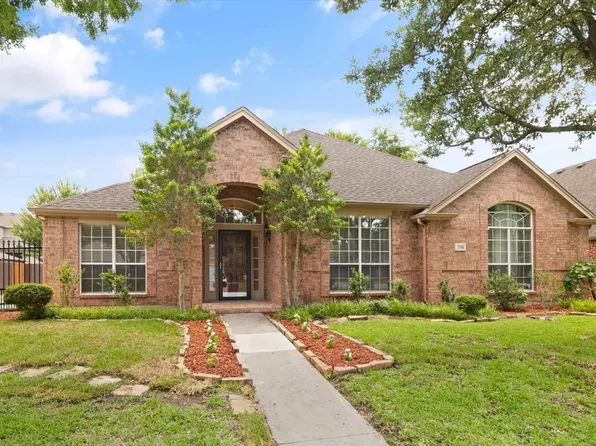 708 Saint Robby Dr, Mansfield, TX 76063