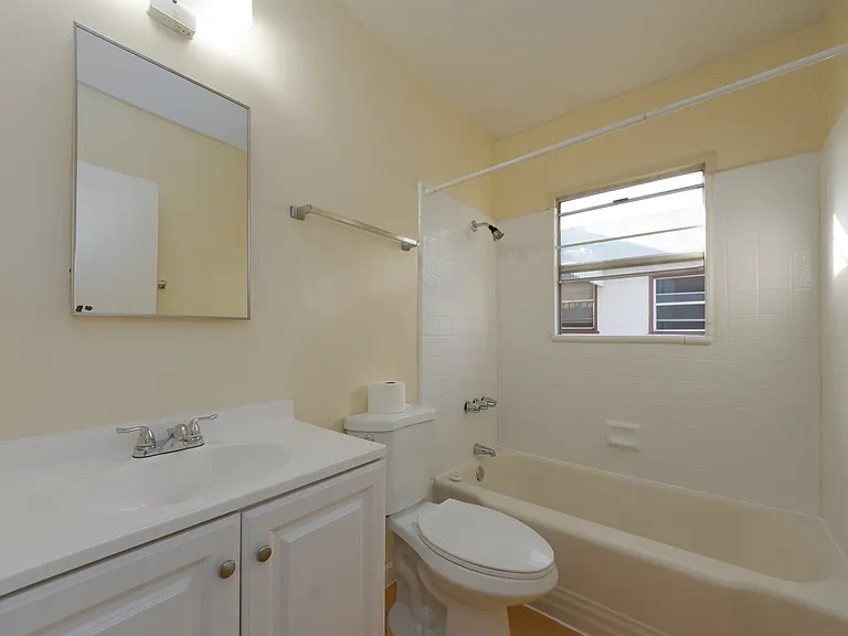 1117 Harrison St #3 — Photo 5