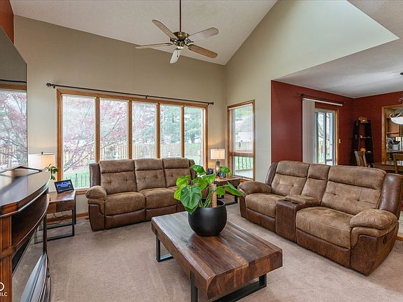 5th image of 4651 Monterey Dr