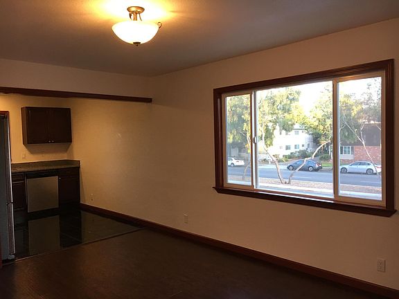 3rd image of 1159 W Hamilton Ave #3