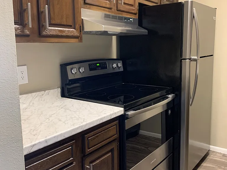6800 Camden Ln — Photo 10