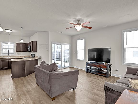 5th image of 331 Frisco Way