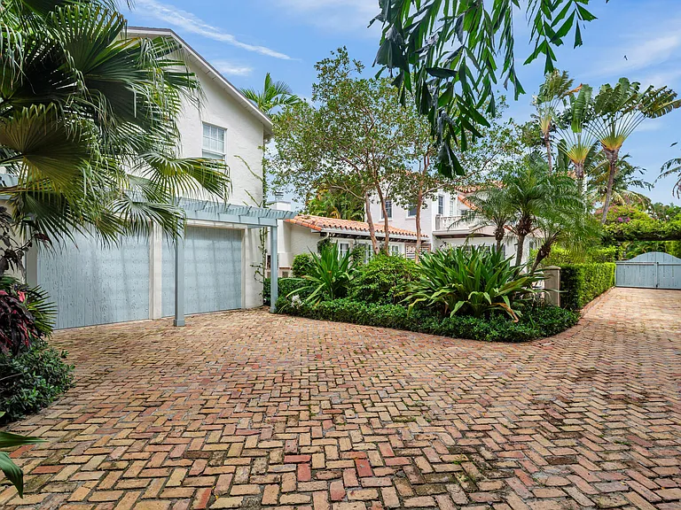 230 Sunset Rd — Photo 44