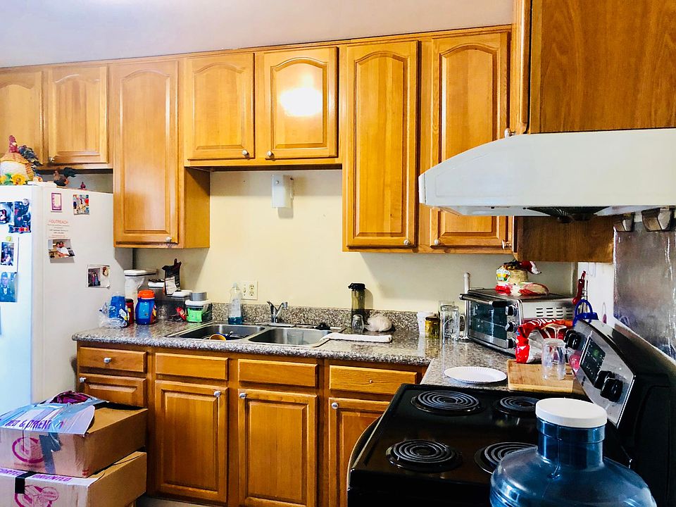 2nd image of 1642 Nickel Ave