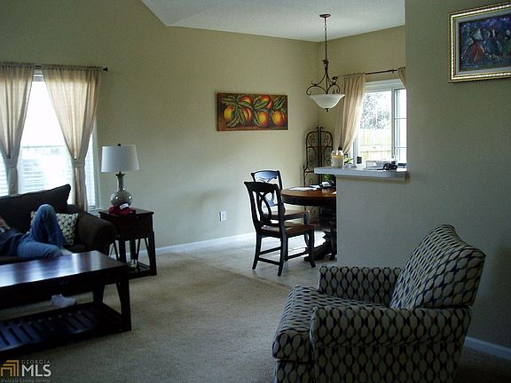 2nd image of 707 S Fairfield Dr