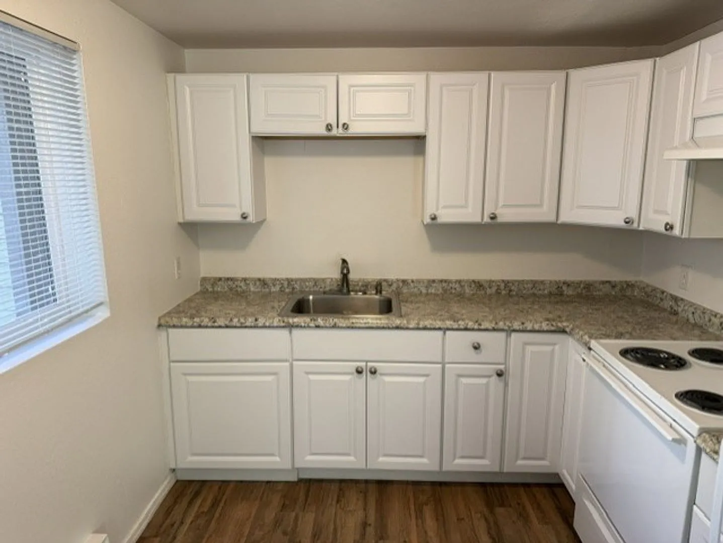 301 Apartments — Photo 4