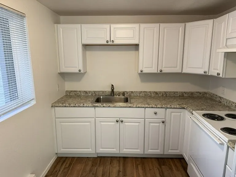 301 Apartments — Photo 12