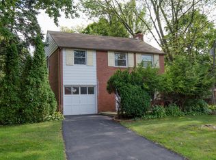 145 Barrie Rd, Ardmore, PA 19003