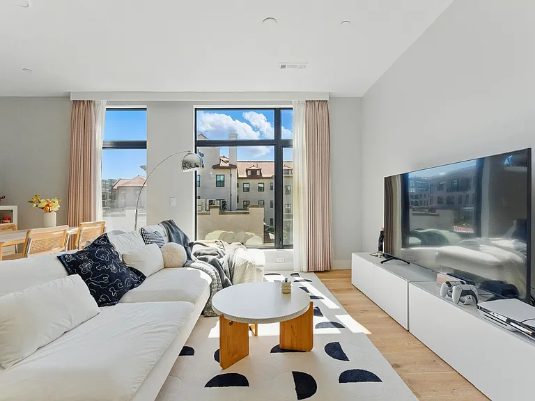 191 Washington St #524 — Photo 4
