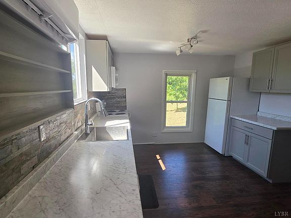 4th image of 324 New Joy Dr