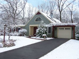 22 6th Ave, Holbrook, NY 11741