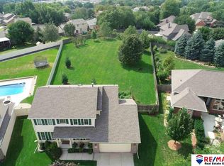 16423 Y St, Omaha, NE 68135