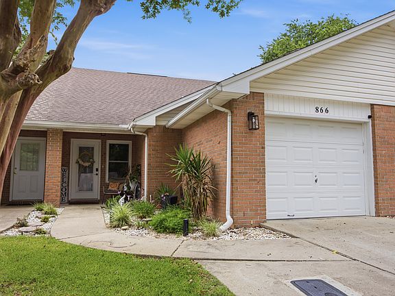 3rd image of 866 Dunwoody Pl
