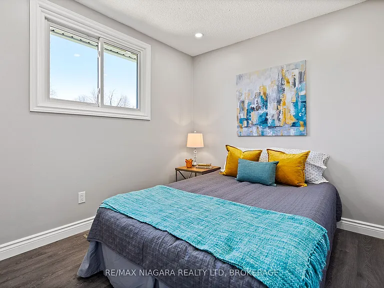 8235 Paddock Trail Dr #UPPER — Photo 14