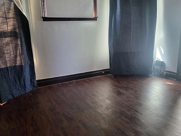 4th image of 315 Egmont Ave APT 1