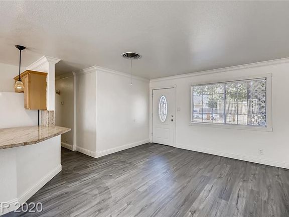 5th image of 216 Zion Dr