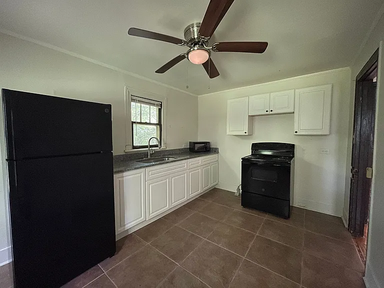 119 Sadler Ct — Photo 11