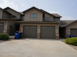 2321 10th Ave W, Dickinson, ND 58601