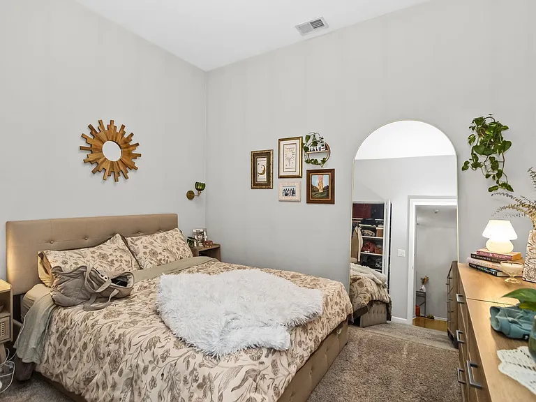 1542 N Damen/2010 W Pierce — Photo 6