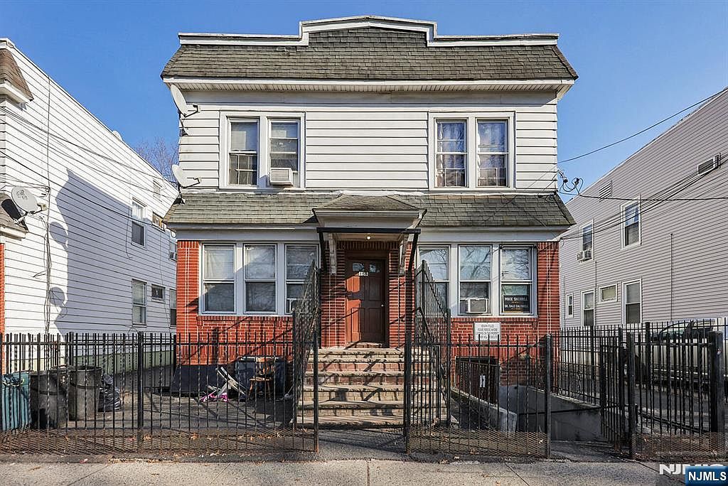 156 Dayton St