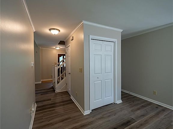 4th image of 118 Allatoona Dr