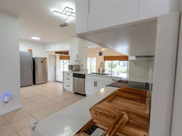 6841 NW 28th Street, Sunrise, FL 33313